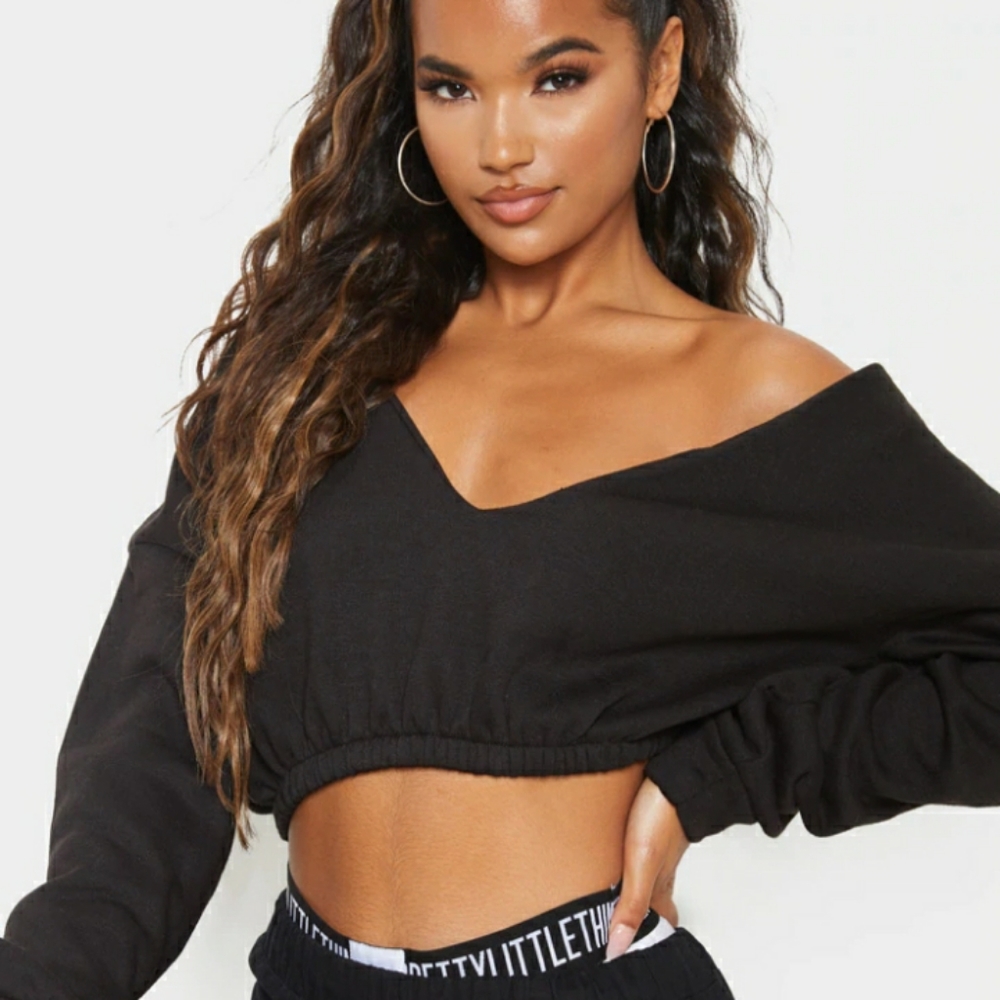 PrettyLittleThing off shoulder sweater crop top